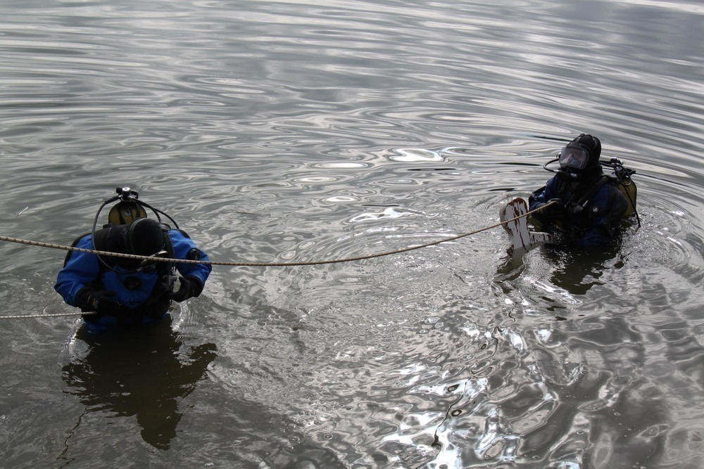 Тело пропавшего десятилетнего мальчика ищут в реке спасатели Ставрополья
