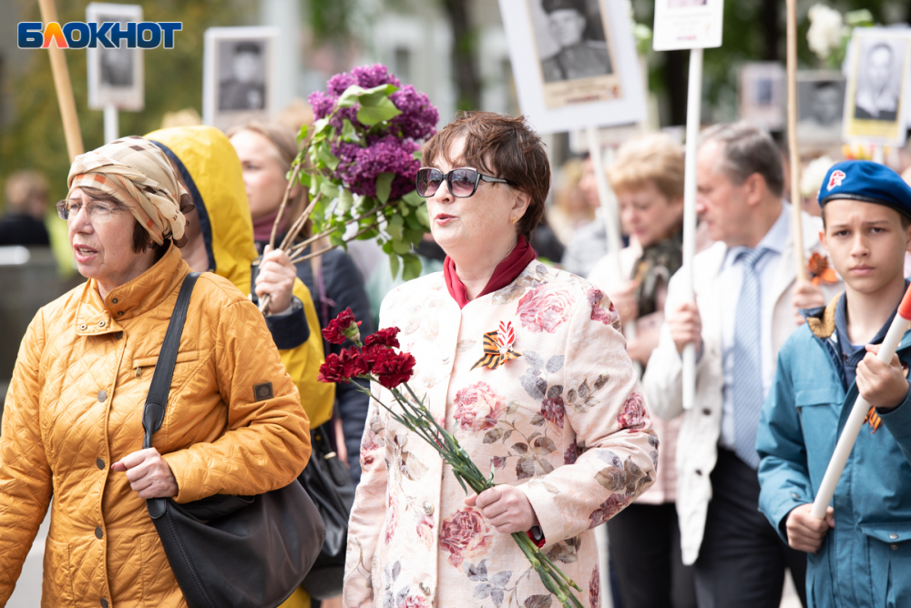 В Ставрополе во время шествия «Бессмертного полка» женщина нашла сестру