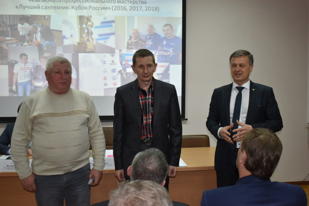 Популярных «сантехмэнов» наградил министр ЖКХ Ставропольского края