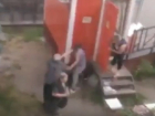 Ожесточенная драка мужчины и женщины попала на видео в Пятигорске 