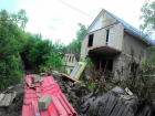 Сошедший оползень уничтожил два жилых дома на окраине Ставрополя