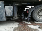 «Тойота» "залетела" под фуру на Ставрополье - водитель «легковушки" попал в реанимацию