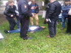 Бригада "скорой помощи" равнодушно прошла мимо лежавшего без сознания мужчины в Ставрополе, - очевидцы