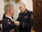 Рисковавших жизнью ради поимки преступника полицейских наградили на Ставрополье 