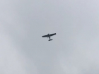 Загадочный самолет низко покружил над Ставрополем и попал на видео