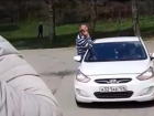 Разъезжавшие на иномарке среди бегающих детей лихачи представились сотрудниками МВД в Пятигорске