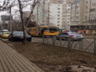 Женщину-водителя придавило троллейбусом в центре Ставрополя