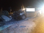 Водитель иномарки врезался в припаркованный на трассе в Андроповском округе грузовик и погиб