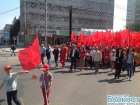 Депутат Госдумы Олег Пахолков участвует в первомайской демонстрации в Кишиневе