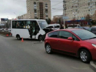 В Ставрополе 86-летняя пассажирка маршрутки получила перелом ключицы в аварии на Доваторцев