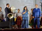 Наталья Варлей вместе с жителями Георгиевска спела «Песню про медведей»