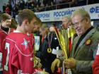 Вячеслав Фетисов поздравил ставропольских хоккеистов с победой