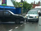 ДТП с ВАЗом и "Акцентом" возле лицея в Ставрополе попало на видео