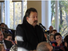 На встрече с властью в МинВодах отец Ларионова высказался в адрес депутата Ширинова