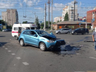 В Ставрополе легковушка столкнулась с каретой скорой помощи 