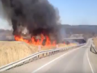 Километры горящей травы вдоль трасс Ставрополья попали на видео