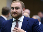 У экс-сенатора от КЧР Рауфа Арашукова заподозрили коронавирус
