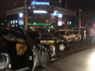 Черная "Приора" ехала по "встречке" на "красный" и врезалась в такси на перекрестке в Ставрополе