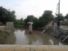 «В такую жару люди ездят в объезд за 40 километров!» - житель Буденновска о прекращении ремонта моста через Куму
