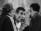 В Кисловодске в ответ на просьбу прикурить молодого человека ограбили