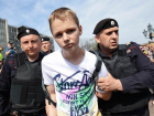 Министерство просвещения России призвало родителей оградить детей от «прогулок» на митинги