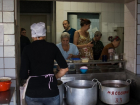 Шесть медработников с заведующим пищеблока воровали продукты у пациентов больницы в Ставрополе