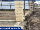 Администрация Михайловска прокладывает тротуар в 20 сантиметрах от калитки домов