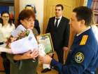 На Ставрополье наградили женщину, которая спасла выпавшего из окна  младенца