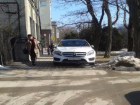Автохама на «Мерседесе» за парковку на тротуаре в центре Ставрополя оштрафовали на тысячу рублей