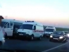 Маршрутное такси с пассажирами врезалось в КамАЗ под Ставрополем - есть пострадавшие