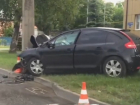 Страшное ДТП в Ставрополе: врезавшегося в столб водителя реанимируют на месте аварии