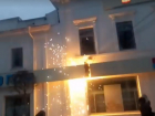 В Ставрополе возле мэрии взорвалась вывеска