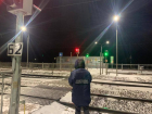Ребенок упал на железной дороге и получил травму головы в Пятигорске 