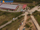 Недобрые соседи: заводу минеральной воды «Кавминводы» не дают пользоваться новой дорогой