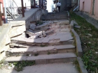 Провалившаяся лестница между улицами вызвала негодование кисловодчан