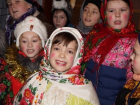 «Открывай ворота, коляда пришла»: как праздновать и веселиться на Коляду 