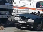 Женщина погибла на Пасху в страшной автокатастрофе с участием "девятки" и автобуса в Ставрополе