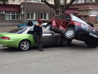 Французский кроссовер переехал японский спортивный автомобиль на центральной улице Ставрополя