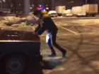 В Ставрополе молодой человек учился лунной походке с помощью автомобиля