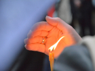 Тысячу поминальных свечей зажгли у ставропольской Стены памяти