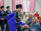 Учащиеся кадетской школы имени генерала Ермолова поздравили стариков с Новом годом
