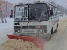 Плюнул на коммунальщиков и собрал автобус для чистки снега умелец из Ставрополя
