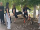 Кричала от боли на всю улицу: подростки издевались над девочкой в Михайловске