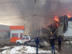 Долго заряжавшийся электрокар стал причиной страшного пожара на мебельном предприятии Ставрополья