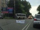 Пассажирский ПАЗ врезался в столб на центральной улице в Ставрополе