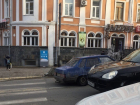 ВАЗ-2199 шокировал водителей ездой по «встречке» в центре Ставрополя
