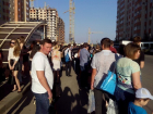 "Пробка" из людей на остановках в микрорайоне Перспективном Ставрополя возмущает местных жителей