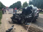 Женщина за рулем «Хендай» и мужчина-пассажир погибли в страшном лобовом столкновении с эвакуатором под Пятигорском