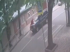 Появилось видео со сбитой на пешеходном переходе женщиной  в Ессентуках