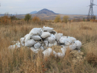 У горы Развалка в Железноводске устроили стихийную свалку строительного мусора
